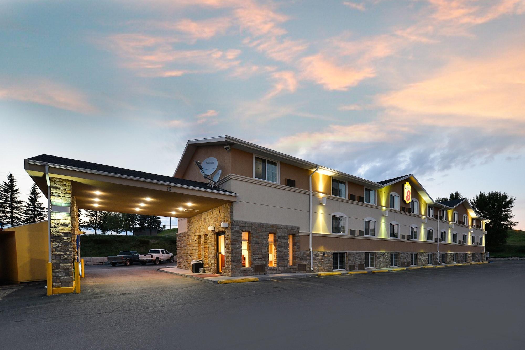 Super 8 By Wyndham Minot Airport Hotel Exterior foto